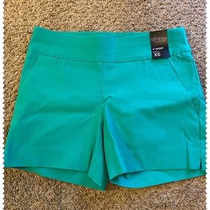 New York & Company The Whitney pull on short.